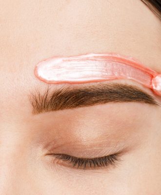 Makeup,Artist,Does,Facial,Hair,Removal,Procedure.,Styling,And,Lamination